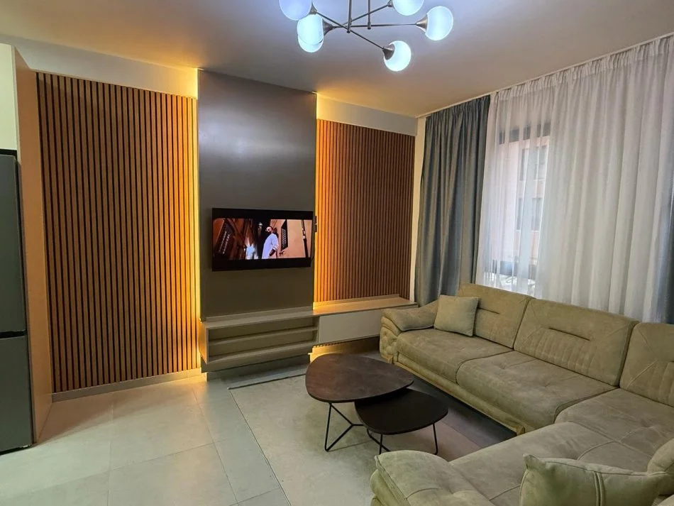 Tirane, jepet me qera 2+1 Kati 5, 30 m² 650 € (Teodor keko)