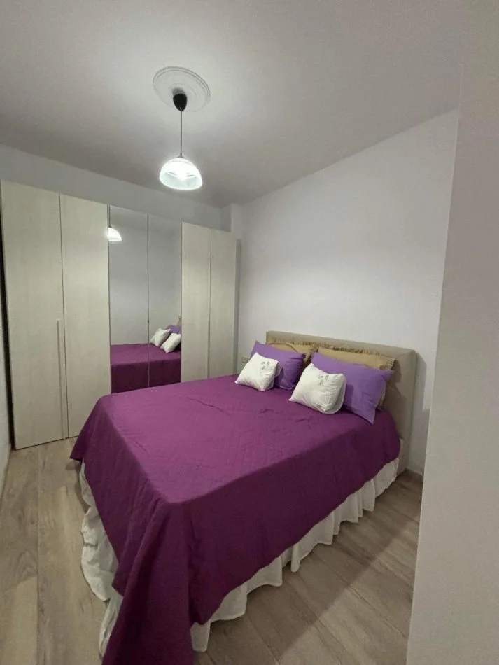 Vlore, jepet me qera apartament 1+1+Ballkon , 400 € 