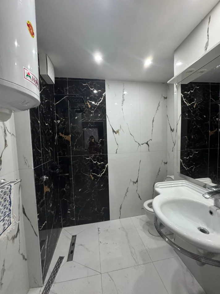 Tirane, shitet apartament 1+1 Kati 1, 105 m² 210.000 € (Gjimnazi Besnik Sykja)