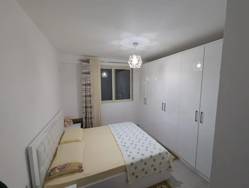 Tirane, jepet me qera apartament 1+1+Ballkon Kati 2, 390 €