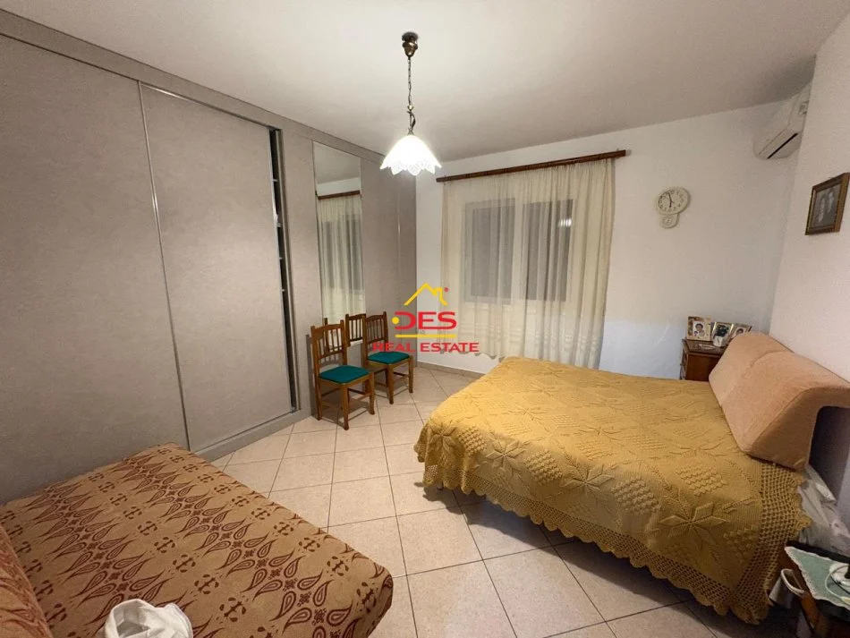 Vlore, jepet me qera apartament 1+1+Ballkon Kati 4, 70 m² 450 € (Rruga Fiqiri Muka)