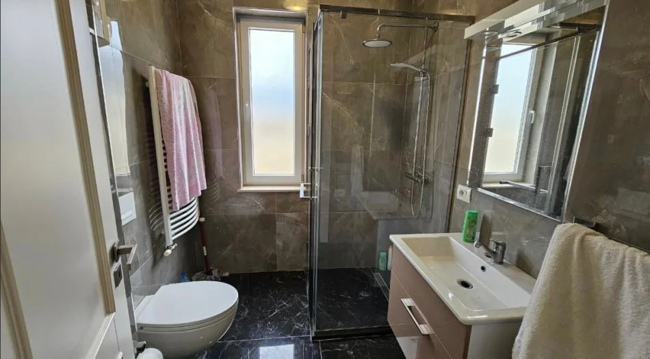 Tirane, shitet apartament 2+1 Kati 2, 114 m² 250.000 € (Kinostudio)