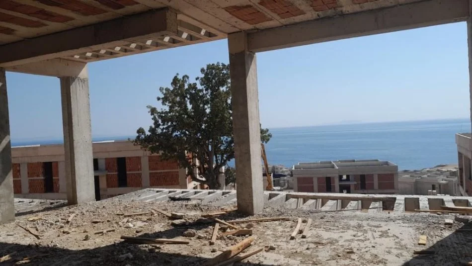 Dhermi - Palase, shitet apartament 2+1 Kati 1, 117 m² 433.000 € (Palase)