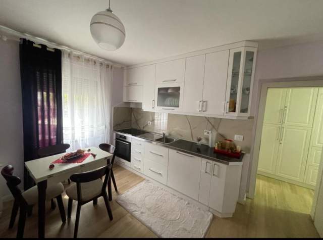 Tirane, jepet me qera apartament 1+1 Kati 1, 65 m² 480 Euro (Rruga Sulejman Delvina)