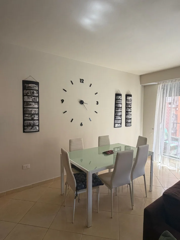 Tirane, jepet me qera apartament 2+1+Ballkon Kati 4, 115 m² 750 € (Kompleksi Delijorgji)