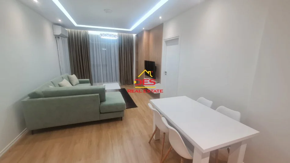 Tirane, jepet me qera apartament 2+1+Ballkon Kati 5, 90 m² 800 € (Rruga Marie Kraja)