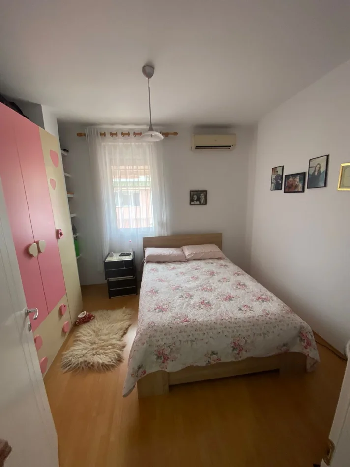 Tirane, shitet apartament 2+1+Ballkon Kati 4, 150 m² 217.000 € (FONDACIONI ELEONORE,RRUGA TRENDAFILI I BARDHE)