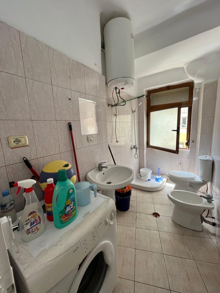 Tirane, shitet apartament 2+1 Kati 2, 65 m² 150.000 € (Rruga e Durrësit)