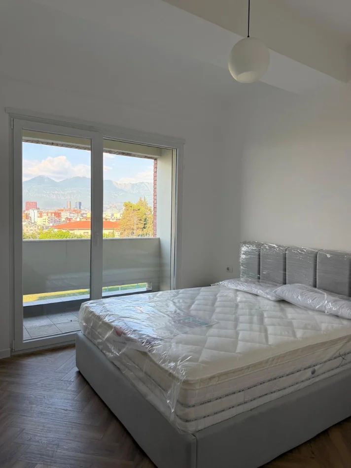 Tirane, jepet me qera apartament 1+1 Kati 4, 70 m² 550 € (Golden Park)