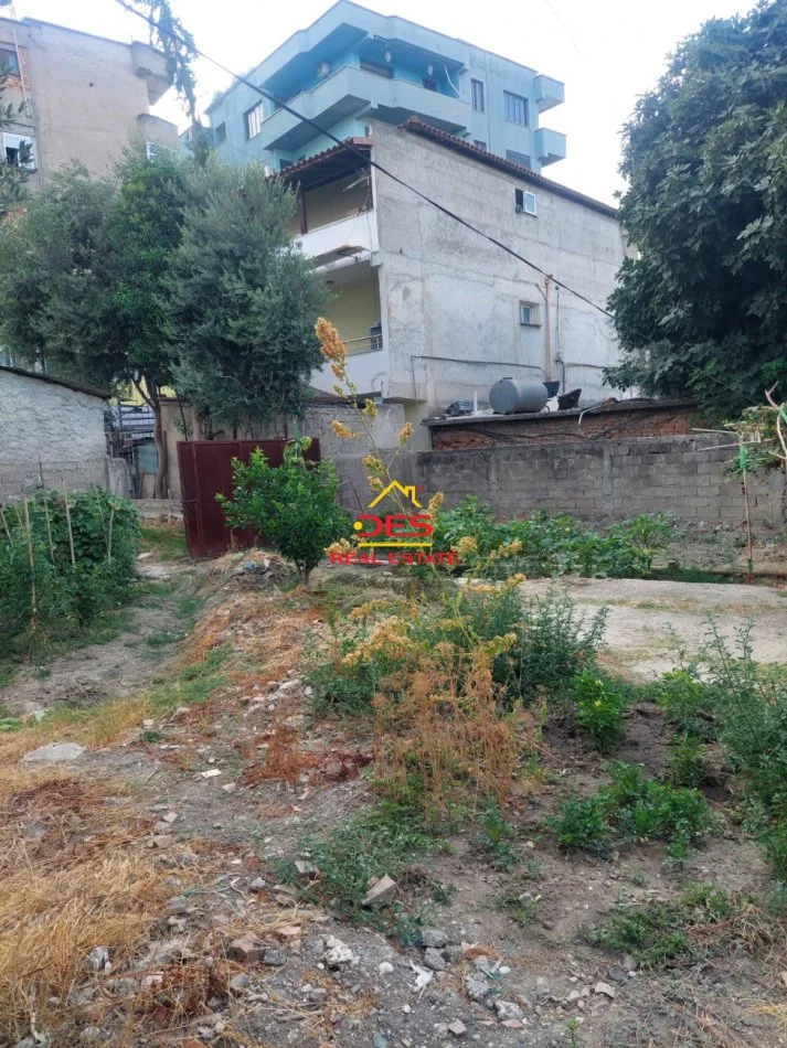Vlore, shitet shtepi 1+1 Kati 0, 63 m² 110.000 € (Rruga Janaq Kilica)