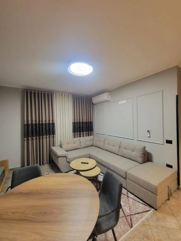 Tirane, jepet me qera apartament 2+1 Kati 7, 93 m² 550 € (Rruga Muhamet Dalliu)