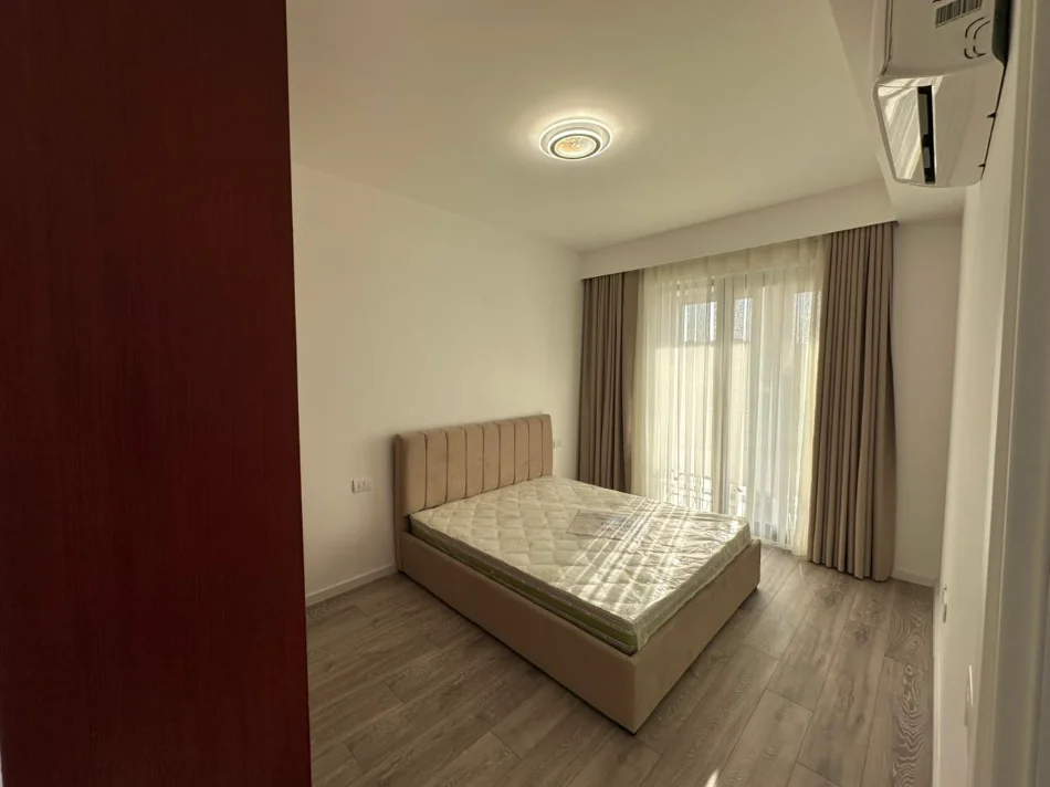 Tirane, jepet me qera apartament 1+1+Ballkon Kati 2, 66 m² 500 € (Rruga Sokrat Miho)