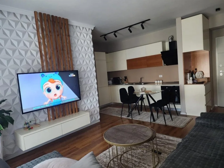 Tirane, jepet me qera apartament 2+1 Kati 3, 85 m² 800 € (FIORI DI BOSKO)