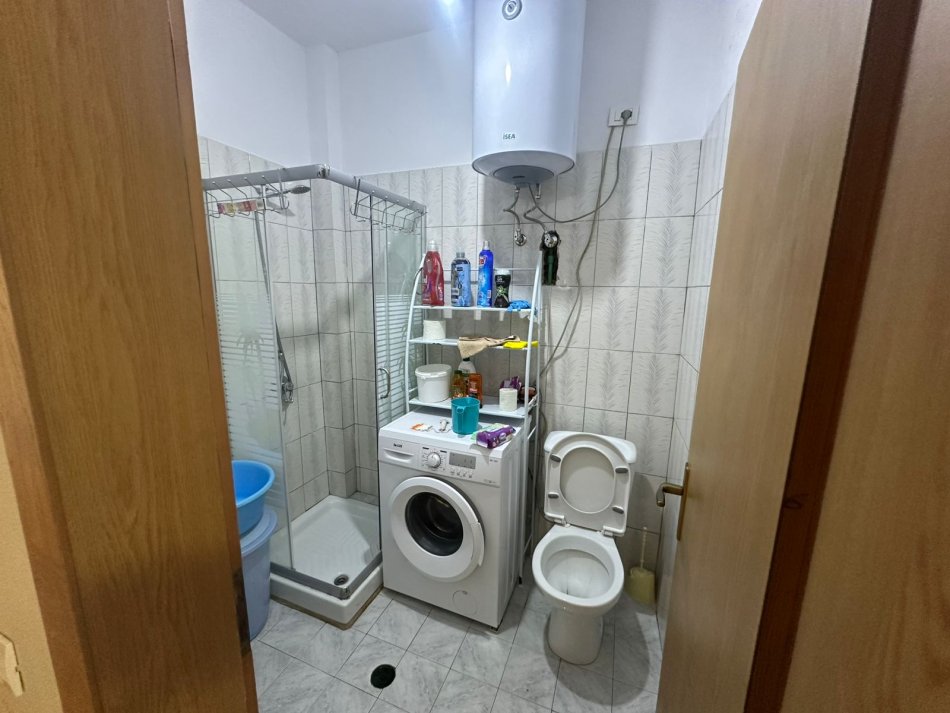 Durres, shitet apartament 1+1+Ballkon Kati 5, 70 m² 85.000 € (Mali i Robit)