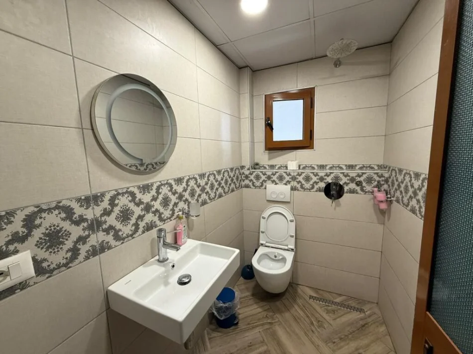 Tirane, shitet apartament 1+1 Kati 4, 51 m² 155.000 € (21 Dhjetori)