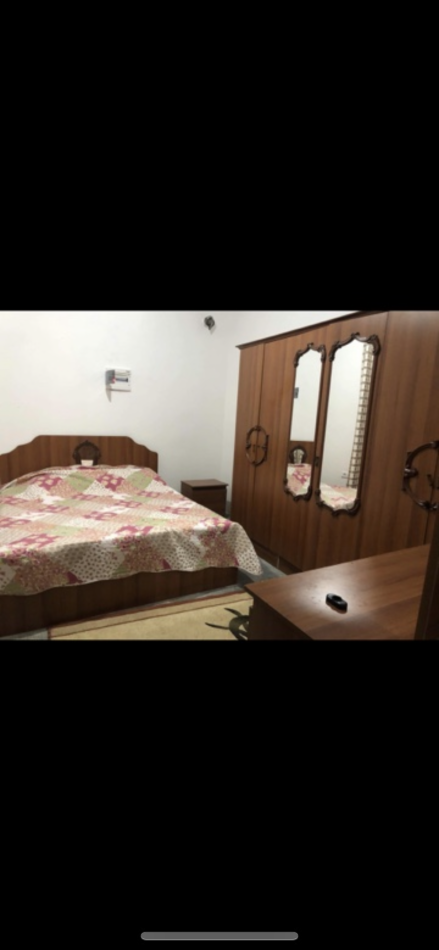 Tirane, jepet me qera shtepi 2+1+Ballkon Kati 2, 87 m² 150 € (Sharr kombinat)