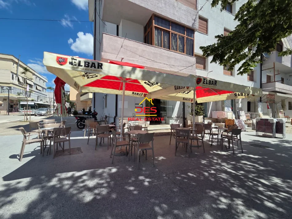 Vlore, shitet bar-kafe Kati 0, 28 m² 150.000 € (Rruga Ate Kristo Negovani)