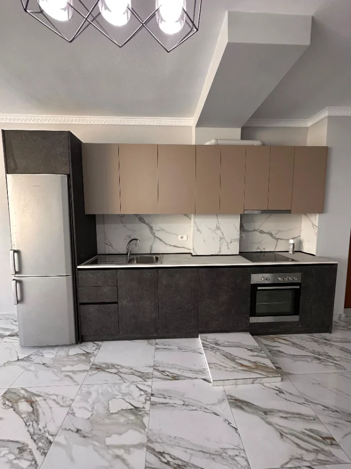 Tirane, shitet apartament 2+1+Ballkon Kati 7, 100 m² 145.000 € 