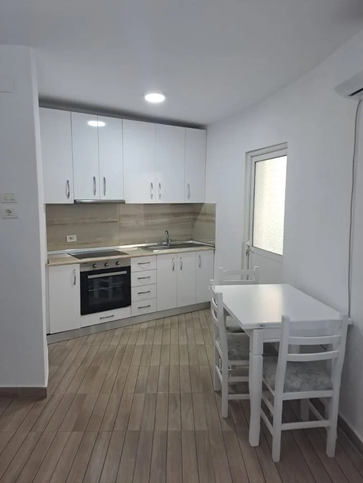 Tirane, shitet apartament 1+1 Kati 2, 71 m² 118.000 € 