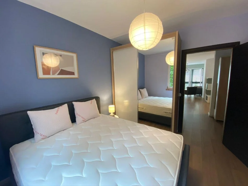 Tirane, jepet me qera apartament 1+1+Ballkon Kati 2, 53 m² 550 € (kodra e diellit)