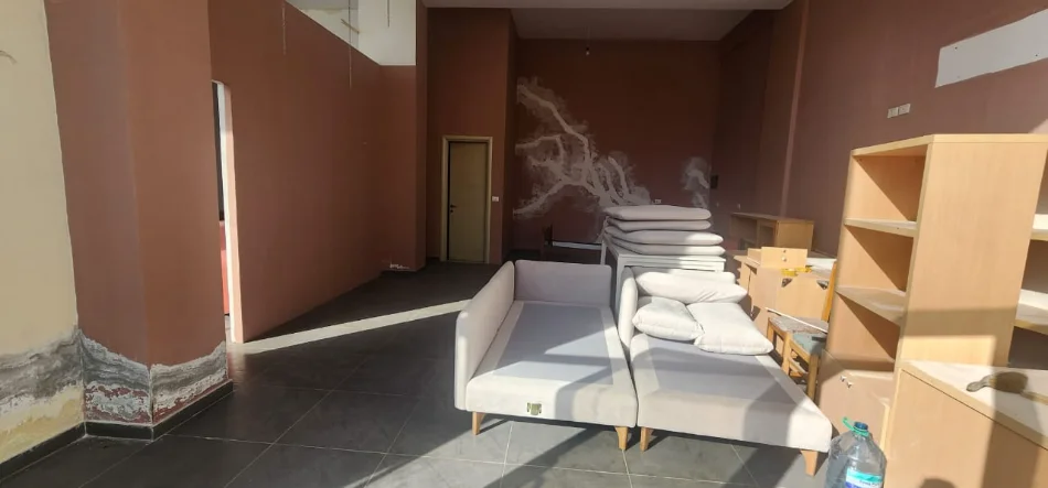 Tirane, shitet ambjent biznesi Kati 0, 150 m² 270.000 € (Astir)