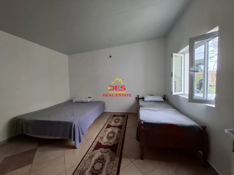 Vlore, jepet me qera shtepi Kati 0, 60 m² 150 € (Rr Sazani Vlorë)