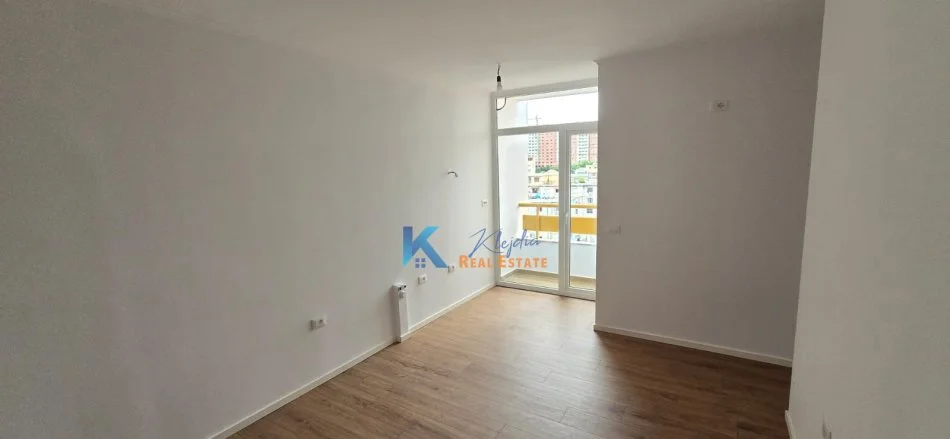 Tirane, shitet apartament 1+1+Ballkon Kati 7, 53 m² 115.000 € (afer Pallatit me Shigjeta)