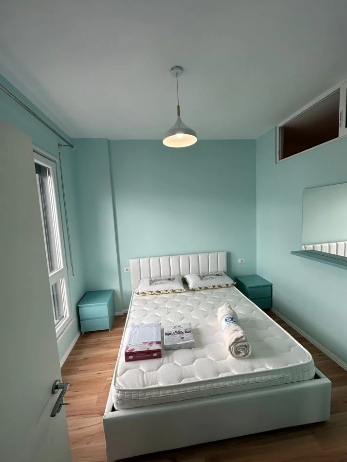 Tirane, jepet me qera apartament 2+1 Kati 7, 75 m² 500 € (Rr. 5 Maj)