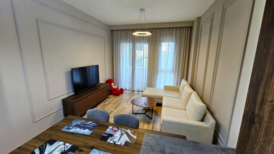 Tirane, jepet me qera apartament 1+1 Kati 5, 65 m² 750 € (21 Square)