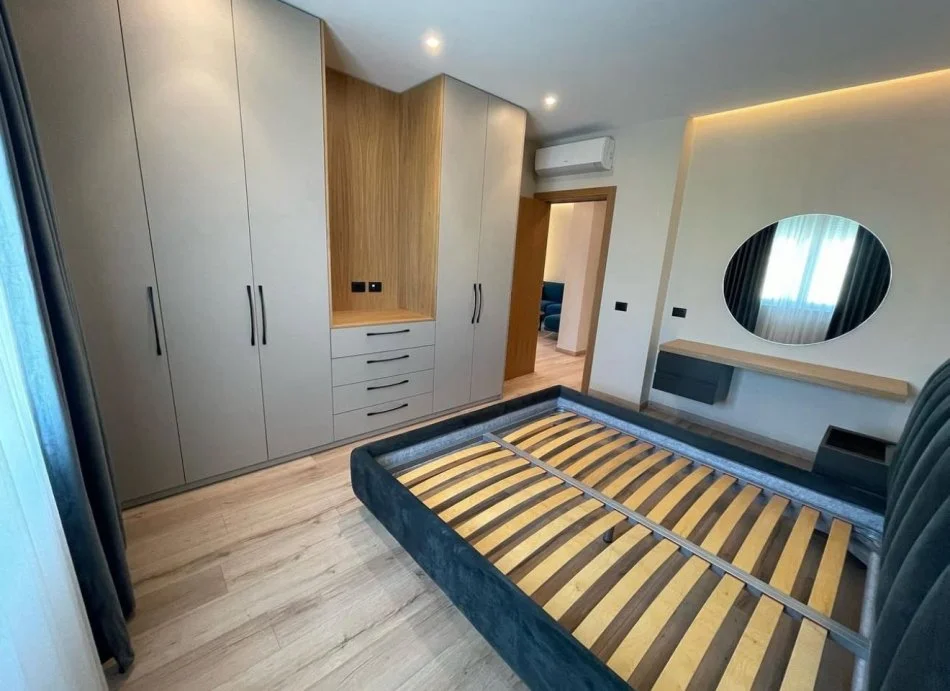 Tirane, jepet me qera apartament 2+1 Kati 7, 100 m² 1.000 € 