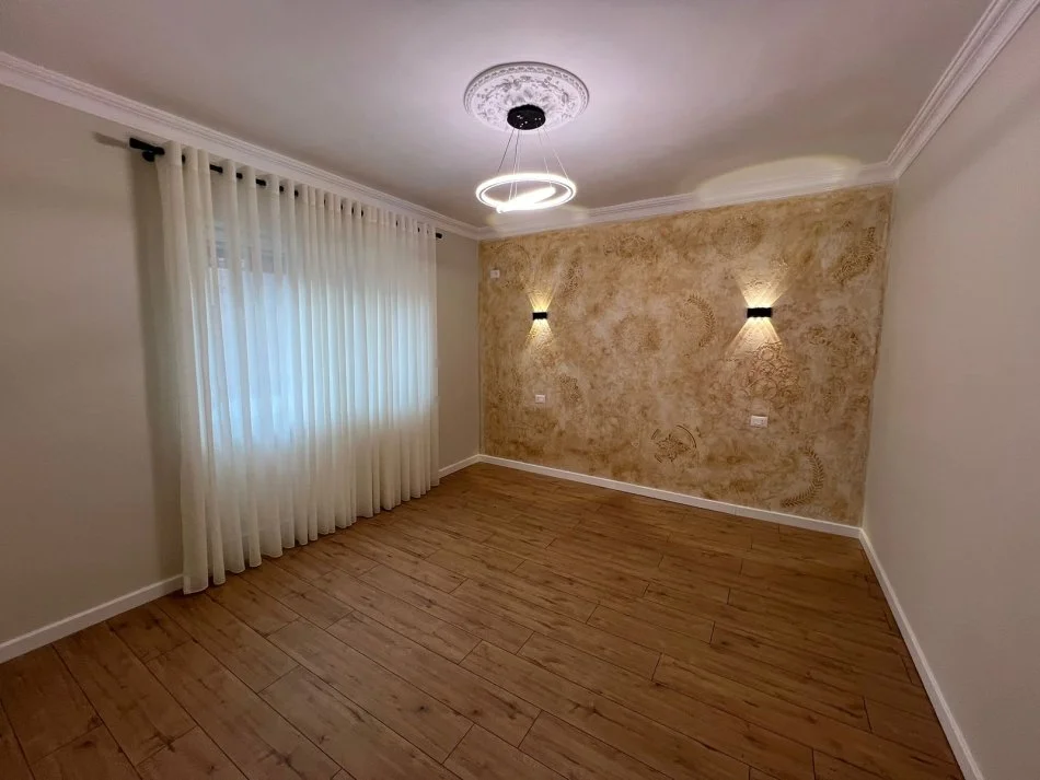 Tirane, shes apartament 1+1+Aneks+Ballkon Kati 3, 58 m² 98.000 € (XHAMLLIKU)