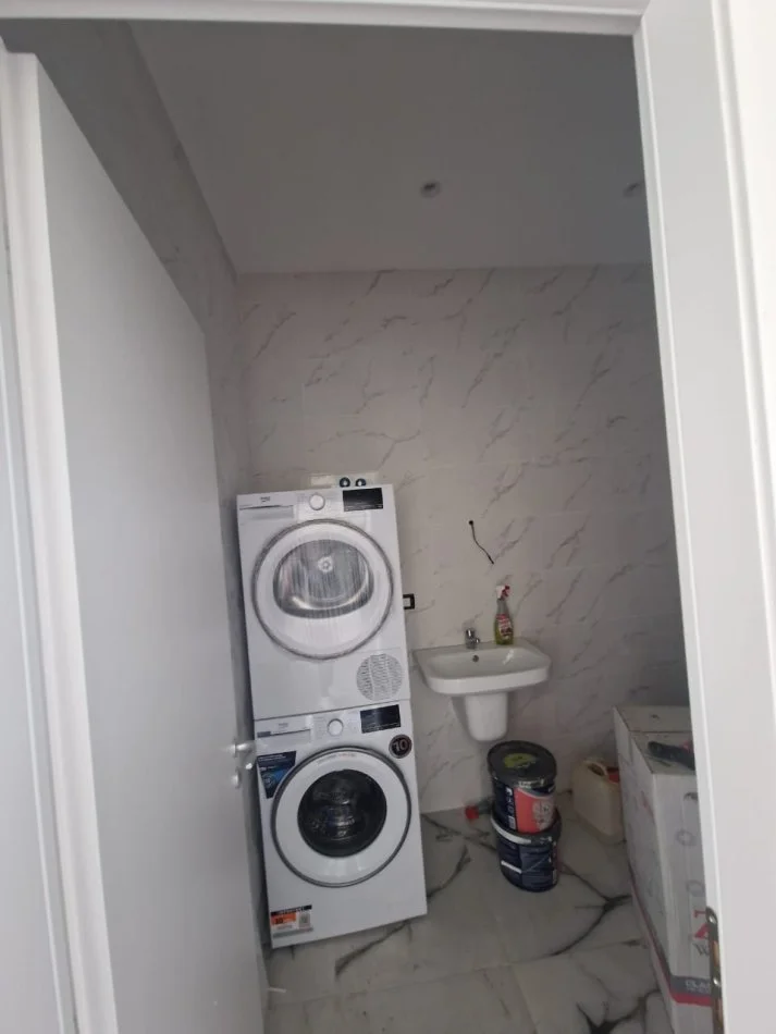 Tirane, jepet me qera apartament 1+1 Kati 5, 73 m² 700 € 