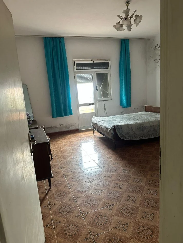 Durres, shitet shtepi 2 Katshe , 220 m² 145.000 € (Rruga Vath Turja)