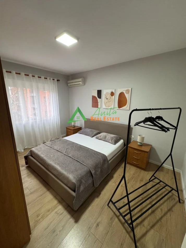 Tirane, jepet me qera apartament 1+1+Ballkon Kati 5, 70 m² 600 € (Myslym Shyri)