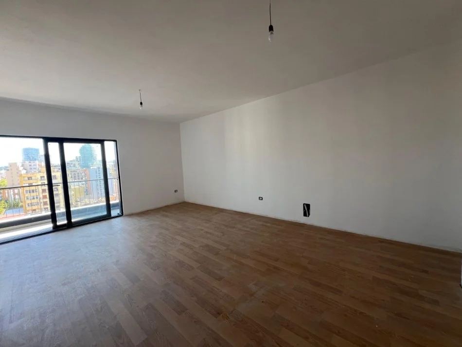 Tirane, jepet me qera apartament 1+1 Kati 9, 69 m² 700 € (Barrikadave)