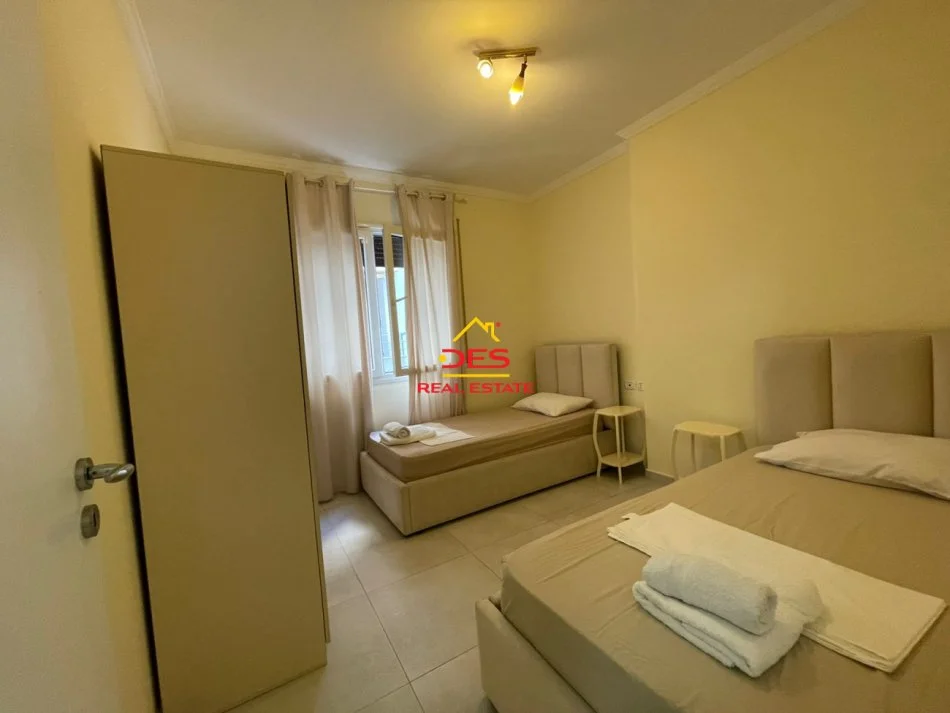 Vlore, jepet me qera apartament 3+1+Ballkon Kati 2, 120 m² 550 € (Rruga Fiqirete Musta)