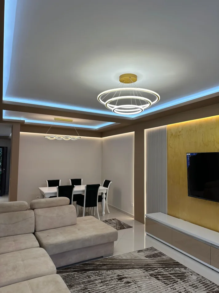 Tirane, jepet me qera apartament duplex 3+1 Kati 0, 178 m² 1.500 € (Kodra e Diellit)