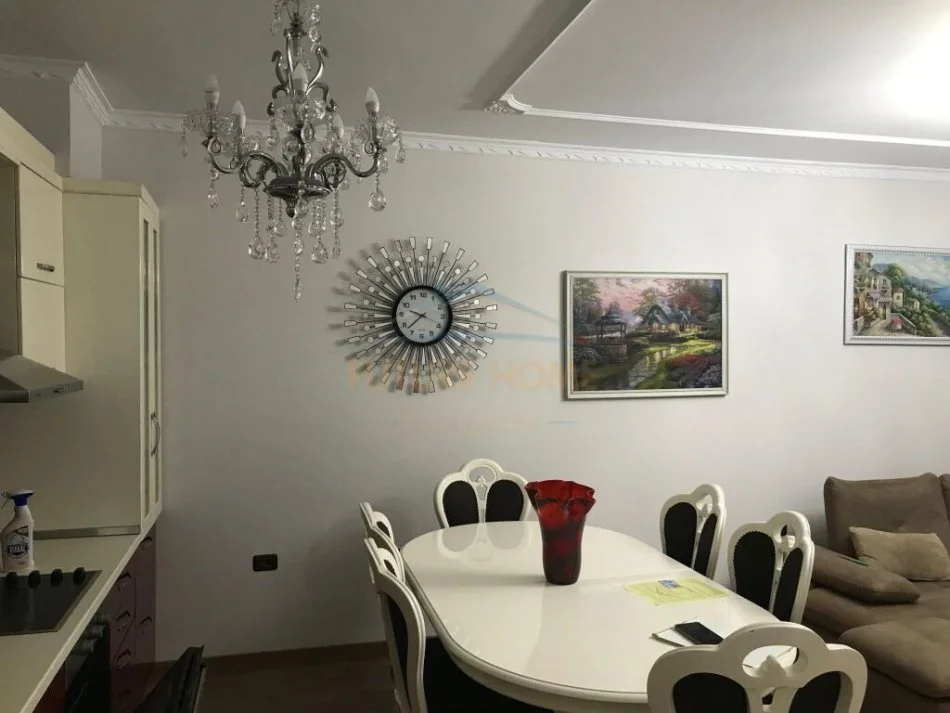 Tirane, jepet me qera apartament 2+1 Kati 2, 104 m² 800 € (Komuna e Parisit)