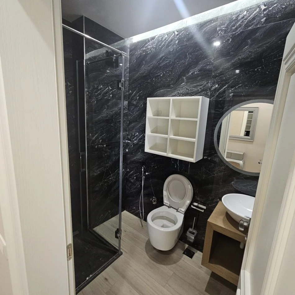 Tirane, jepet me qera apartament+ Post Parkimi 4+1+Aneks+Ballkon Kati 1, 170 m² 1.300 € (Myslym Shyri)