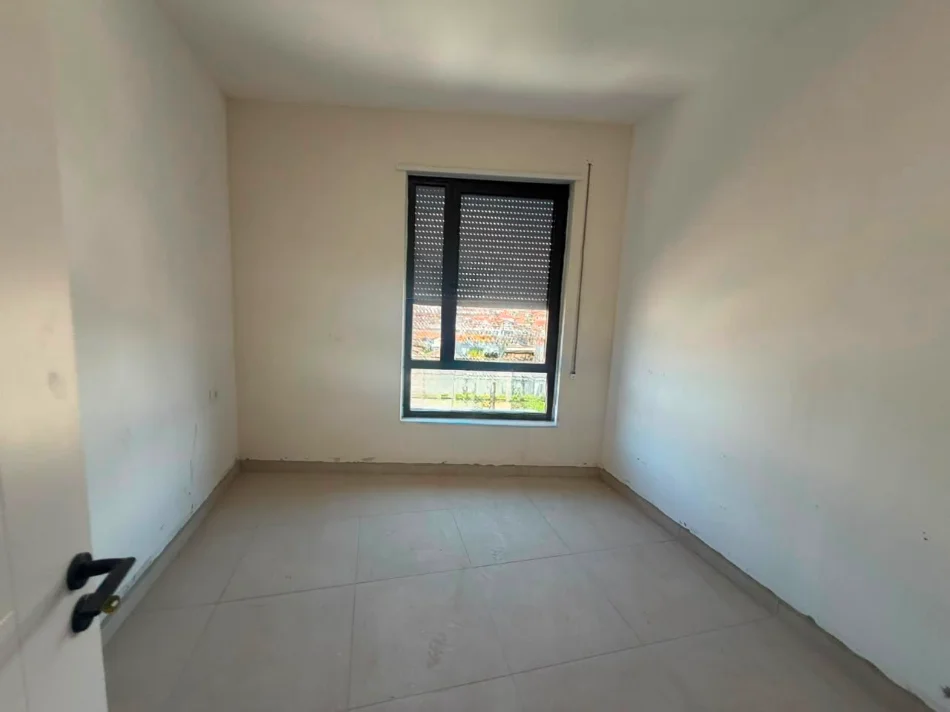 Tirane, shitet apartament 3+1+Ballkon Kati 5, 153 m² 229.650 € (5 MAJ ARB TRANS)