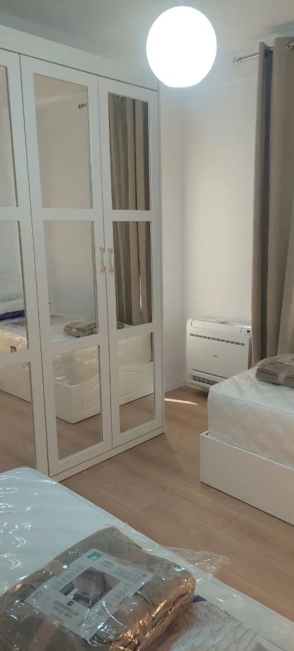 Tirane, jepet me qera apartament 2+1+Ballkon Kati 6, 80 m² 650 €