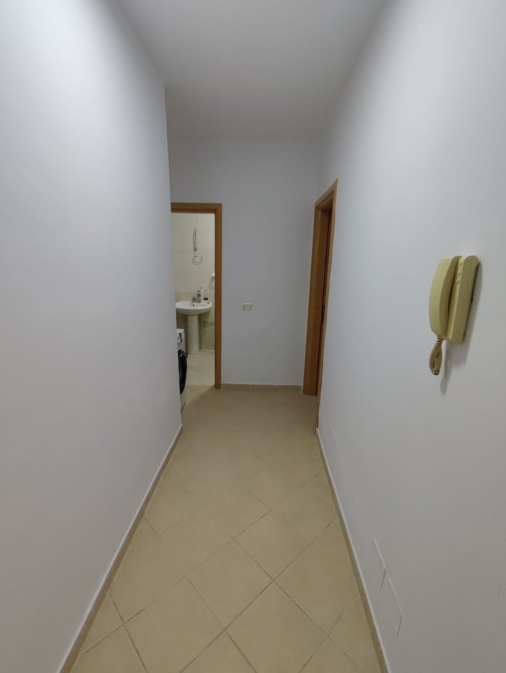 Tirane, jepet me qera 1+1 Kati 6, 60 m² 400 € (mikel maruli)