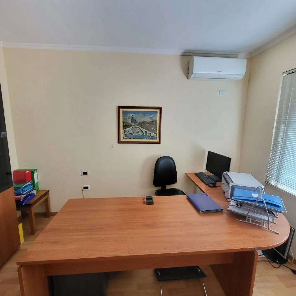 Tirane, jepet me qera apartament 1+1 Kati 2, 70 m² 700 € (Sulejman Delvina)