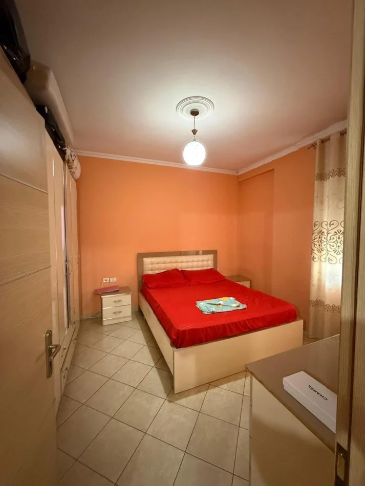 Tirane, jepet me qera apartament 2+1 , 96 m² 500 €