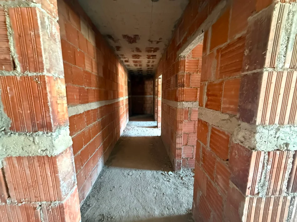Tirane, shitet apartament 2+1+Ballkon Kati 1, 117 m² 123.000 € (Rruga Lidhja e Prizrenit)