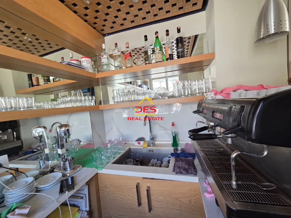 Vlore, shitet bar-kafe Kati 0, 28 m² 150.000 € (Rruga Ate Kristo Negovani)