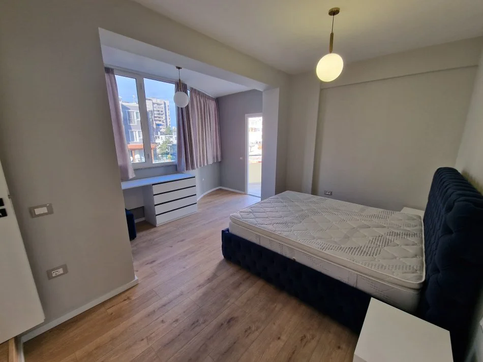 Durres, shitet apartament 2+1+Ballkon Kati 2, 104 m² 180.000 € (VOLLGA DURRES!)