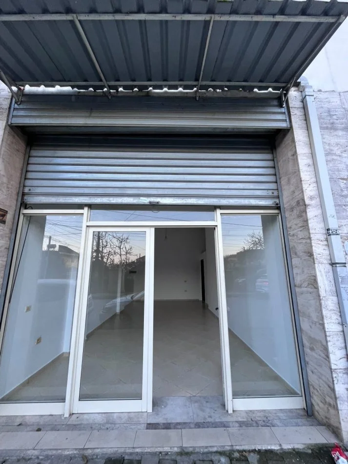 Tirane, jepet me qera ambjent biznesi Kati 0, 45 m² 350 € (Yzberisht)