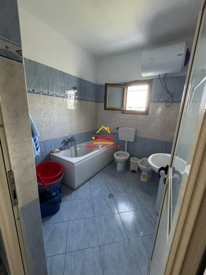 Vlore, shitet shtepi 2+1+Ballkon Kati 0, 96 m² 80.000 € (Selenicë)