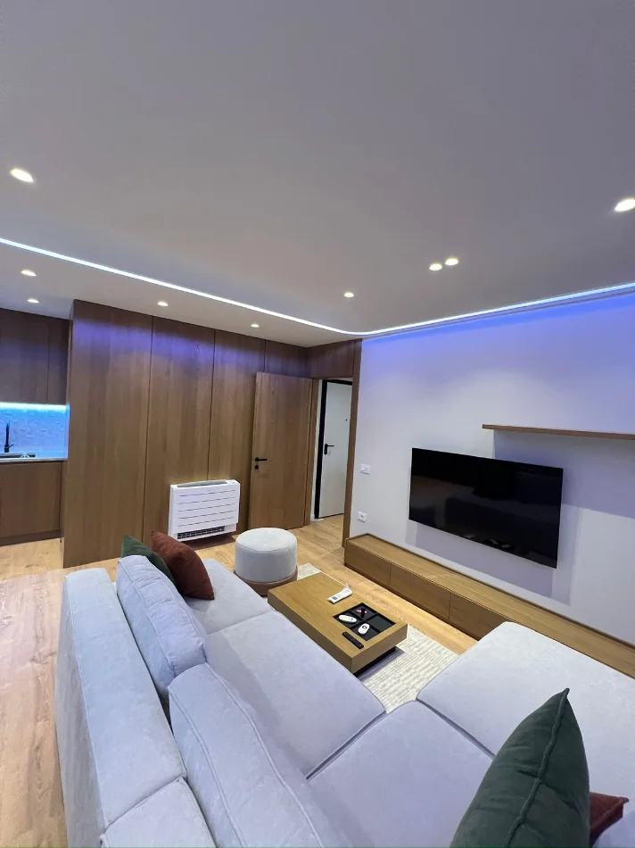 Tirane, jepet me qera apartament 1+1 Kati 1, 700 € 